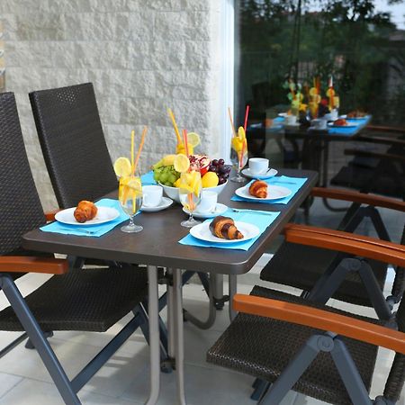 Villa Dragi With Pool, Sauna, & Whirlpool Opatija Room photo